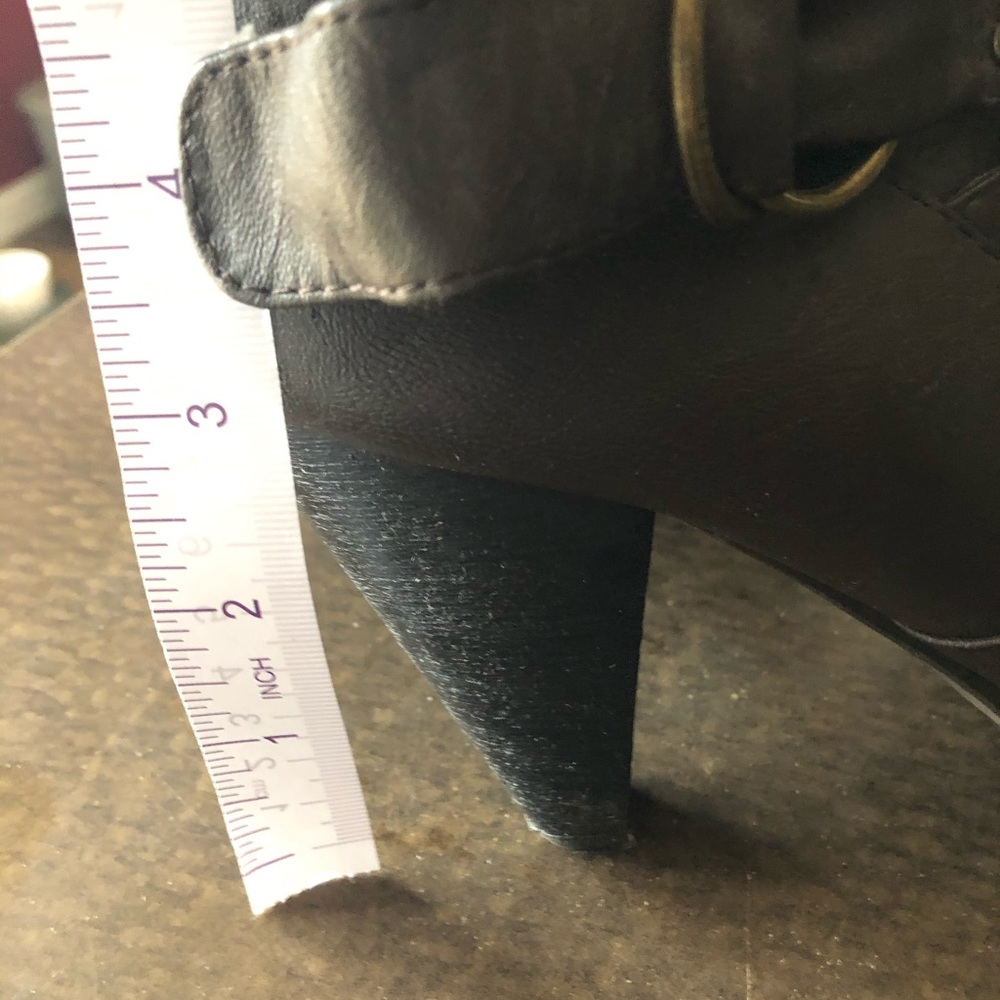 Boots - Picture 4 of 4